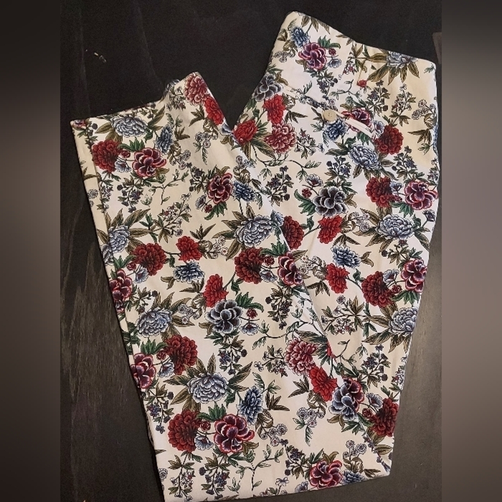 Zara mid-rise floral printed pants Size 6